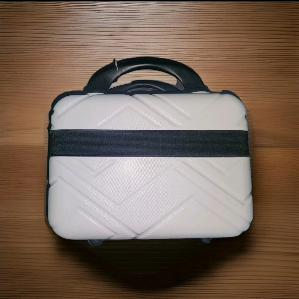 Stylish Black and White Hardshell Makeup Bag NEW